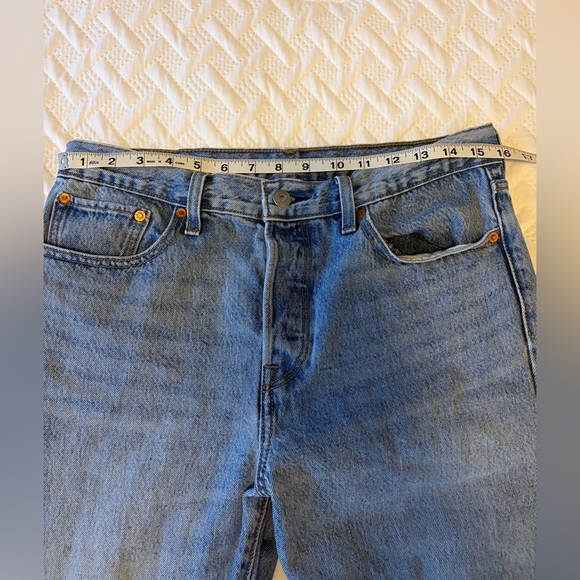 Levi's “Wedgie” Rigid Cropped Jeans w/Distressed Hem - Size 30 Circa 2019 - Picture 2 of 8